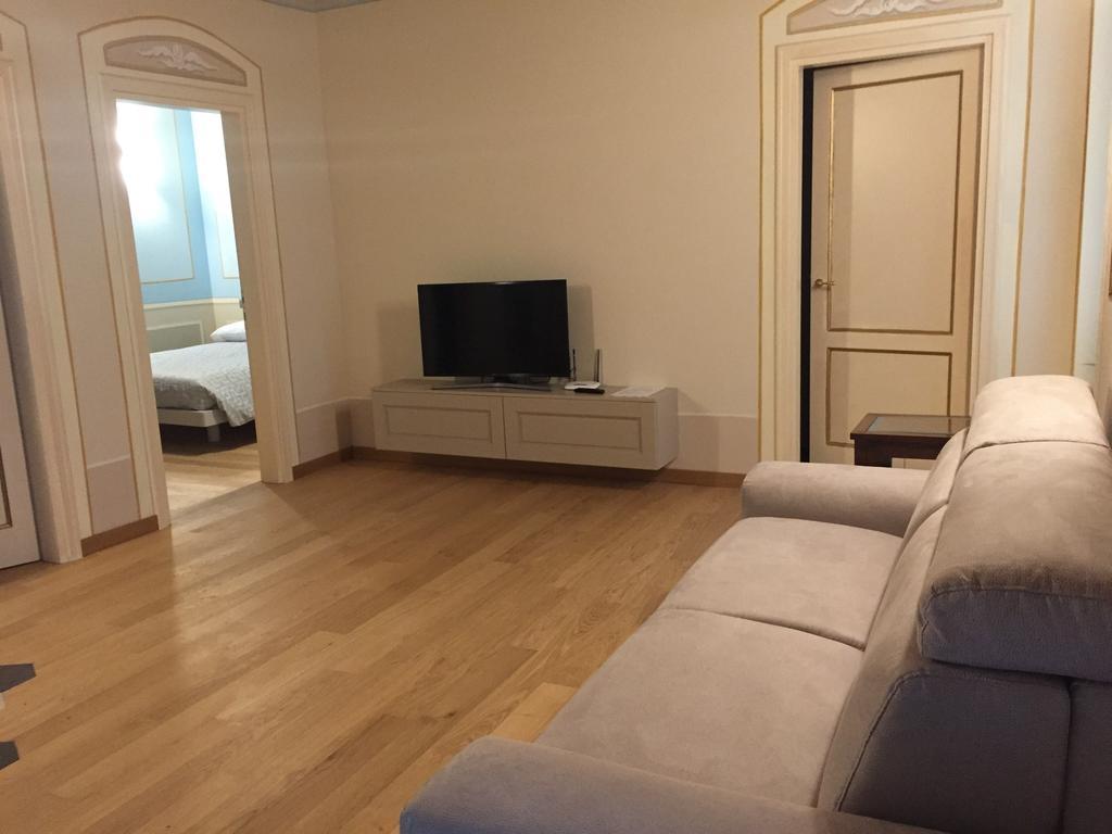 Palazzo Carasi Apartments Кремона Екстериор снимка